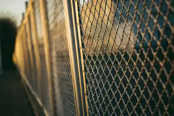 Tela ondulada, também conhecida como tela quadrada